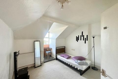 Studio to rent, 70 Fordwych Road, London NW2