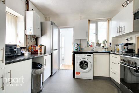 3 bedroom end of terrace house for sale, Laleham Road, Shepperton