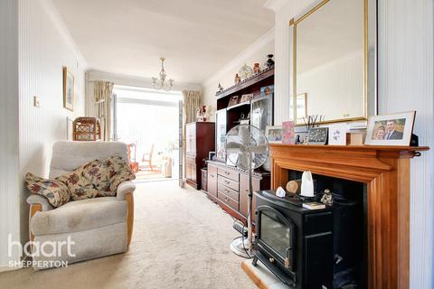 3 bedroom end of terrace house for sale, Laleham Road, Shepperton