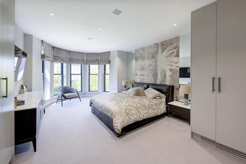 15 Oakfields Road, Golders Green, London, NW11 0JA