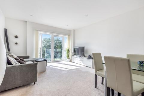 2 bedroom flat to rent, Brickfield Road Clapham SW4