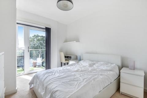 2 bedroom flat to rent, Brickfield Road Clapham SW4