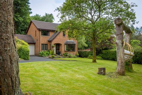 4 bedroom detached house for sale, Bagnall Close, Uppermill, Saddleworth