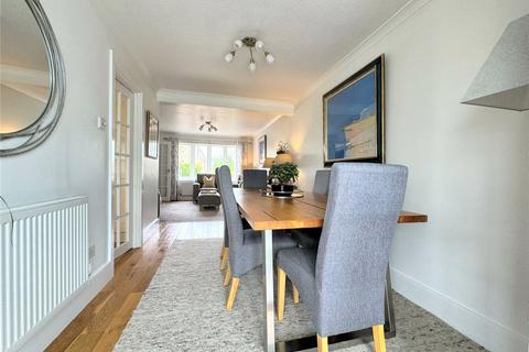 215 Alexander Drive, Cirencester, GL7 1UH