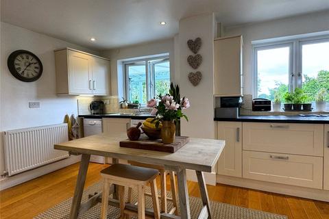 215 Alexander Drive, Cirencester, GL7 1UH