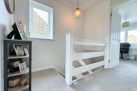 215 Alexander Drive, Cirencester, GL7 1UH