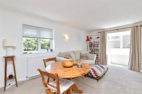 2 bedroom apartment for sale, Barnhouse Close, Pulborough, West Sussex