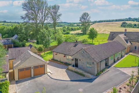 4 bedroom detached bungalow for sale, Main Street, Long Compton, Shipston-on-stour, CV36 5JS