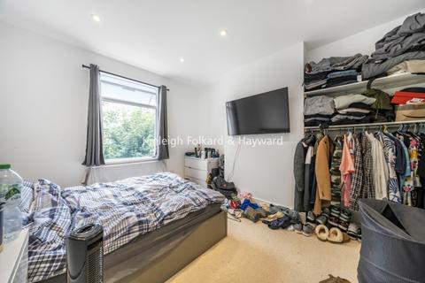 4 bedroom house to rent, Links Road London SW17
