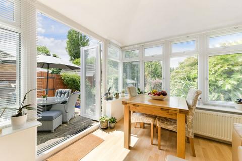 19 Dormans Close, Dormansland, Lingfield, RH7 6RL