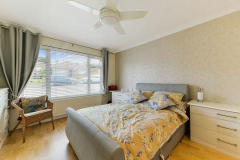 19 Dormans Close, Dormansland, Lingfield, RH7 6RL