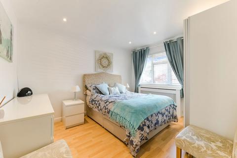 19 Dormans Close, Dormansland, Lingfield, RH7 6RL
