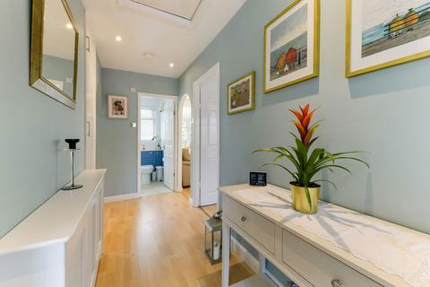 19 Dormans Close, Dormansland, Lingfield, RH7 6RL