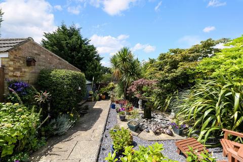 19 Dormans Close, Dormansland, Lingfield, RH7 6RL