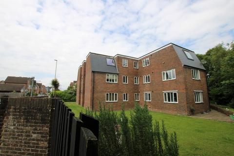 2 bedroom flat for sale, North Road, Petersfield GU32