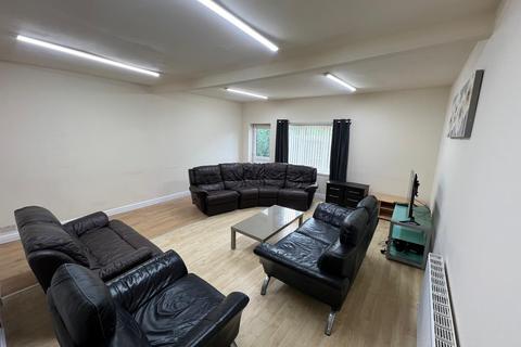 3 bedroom semi-detached house to rent, 125A Stoughton Road, Leicester, LE2 4FS