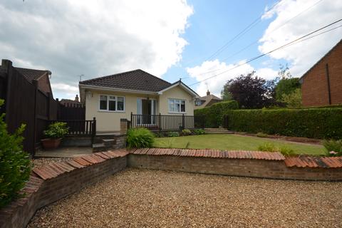 2 bedroom detached bungalow to rent, Chelveston Road, Stanwick