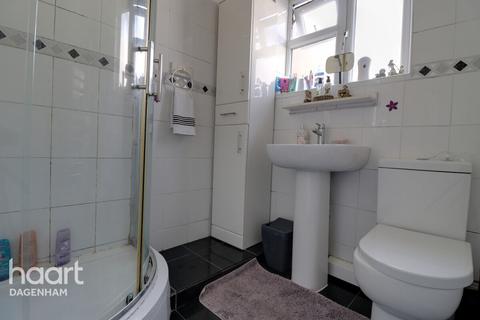 3 bedroom terraced house for sale, Crescent Road, Dagenham