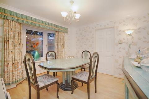 4 bedroom detached house for sale, Queen Ethelburgas Gardens, Harrogate HG3