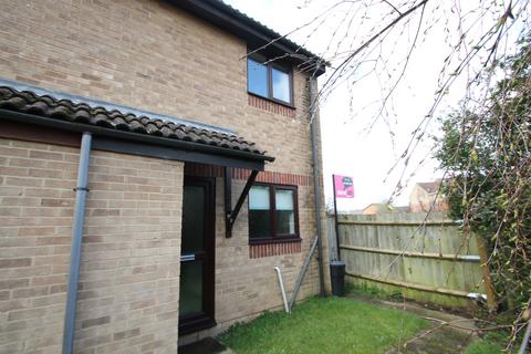 2 bedroom semi-detached house to rent, Wokingham, Berkshire RG41