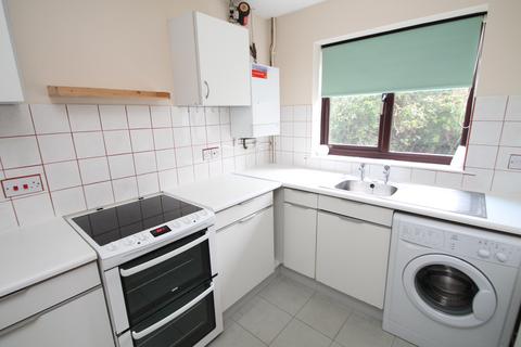 2 bedroom semi-detached house to rent, Wokingham, Berkshire RG41