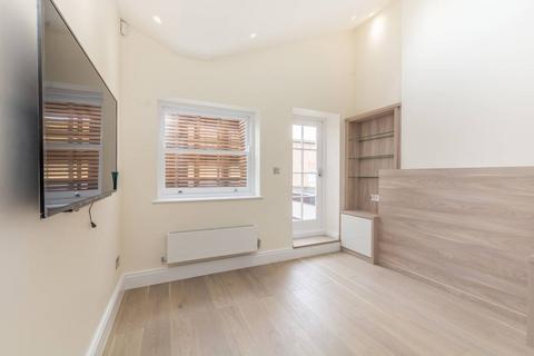 1 bedroom flat to rent, Guilford Street, Bloomsbury, London, WC1N