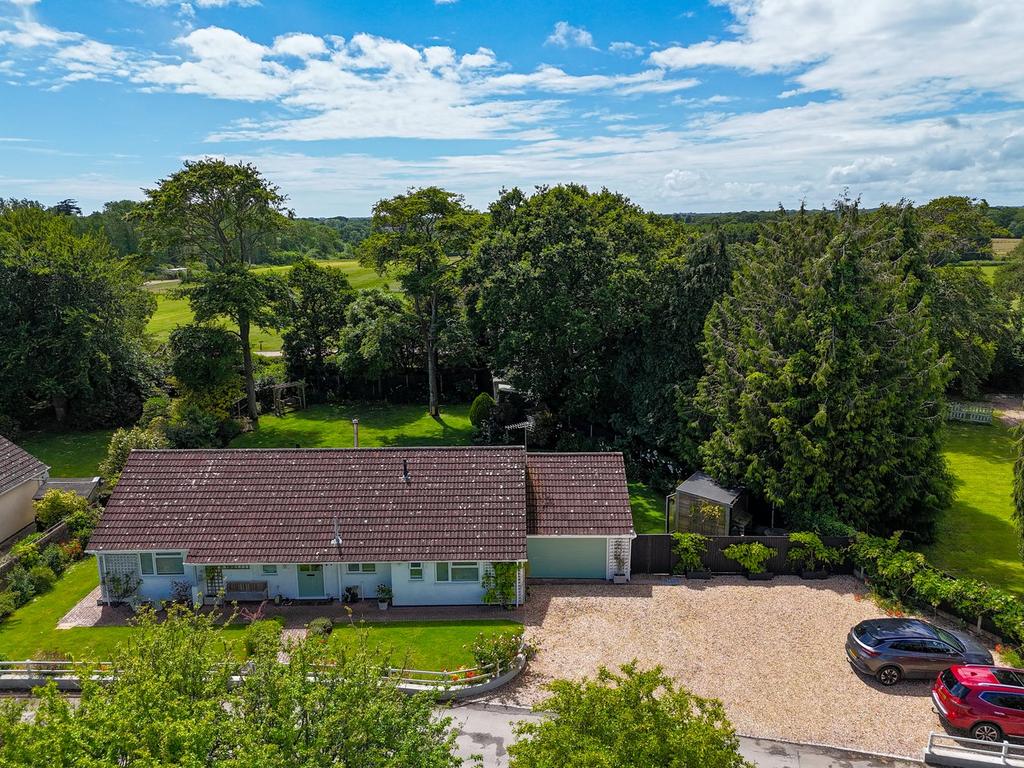 Boldre, Lymington, SO41 4 bed bungalow for sale £765,000