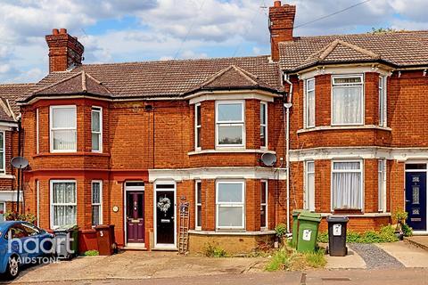 3 bedroom terraced house for sale, Barton Road, Maidstone