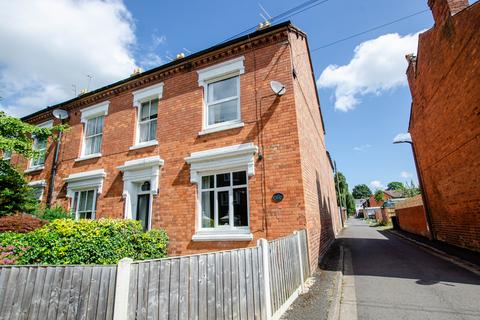 3 bedroom end of terrace house for sale, Worcester WR3