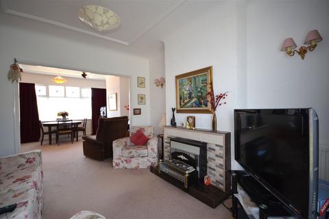 3 bedroom semi-detached house for sale, Uppingham Avenue, Stanmore, HA7 2HY