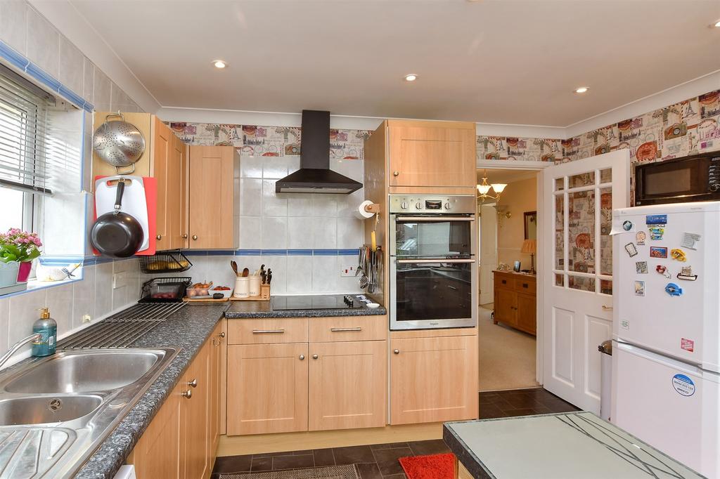 Kitchen/ Dining Room