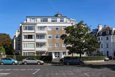 3 bedroom flat for sale, Earls Avenue, Folkestone, CT20