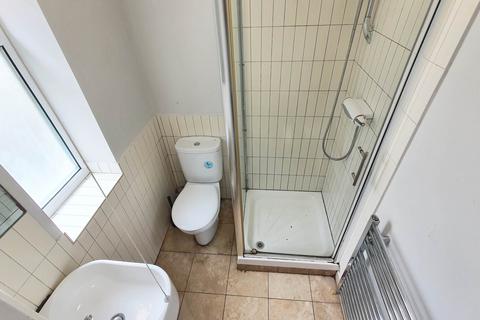 1 bedroom in a house share to rent, Cumberland Road, Reading RG1