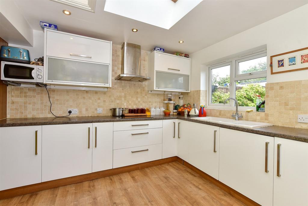 Kitchen/Breakfast Area