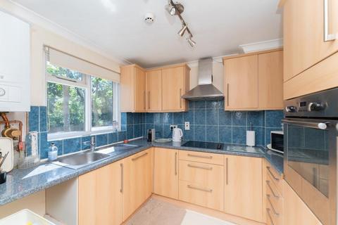 2 bedroom retirement property for sale, Queens Walk, W5