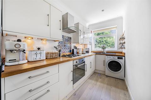 1 bedroom flat for sale, Ashley Road, Walton On Thames, Surrey, KT12