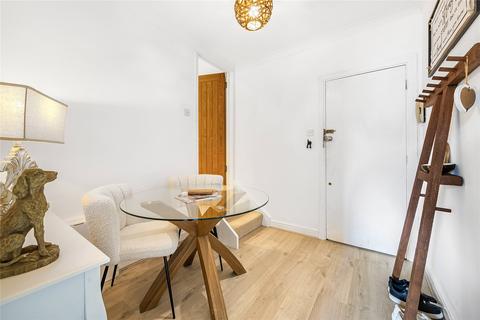 1 bedroom flat for sale, Ashley Road, Walton On Thames, Surrey, KT12