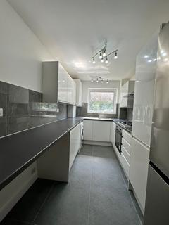 2 bedroom flat to rent, Woodford Green, IG8