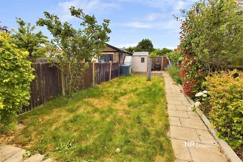 3 bedroom terraced house for sale, Mansfield Road, Chessington, Surrey, KT9