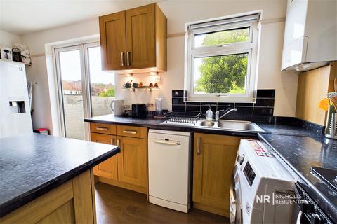 6 Mansfield Road, Chessington, KT9 2PN