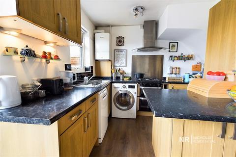 6 Mansfield Road, Chessington, KT9 2PN