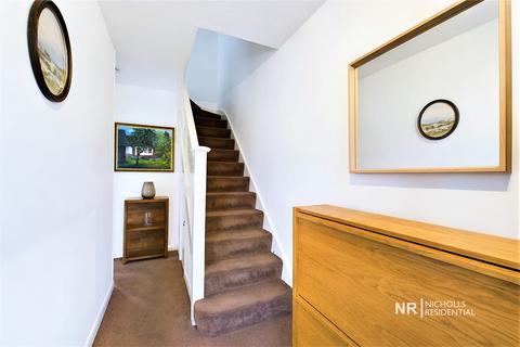 6 Mansfield Road, Chessington, KT9 2PN