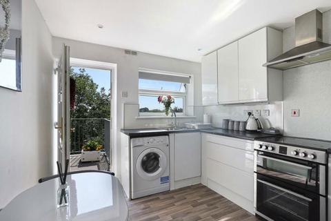 2 bedroom flat for sale, Lower Road, loughton, Loughton, Essex, IG10 2RS