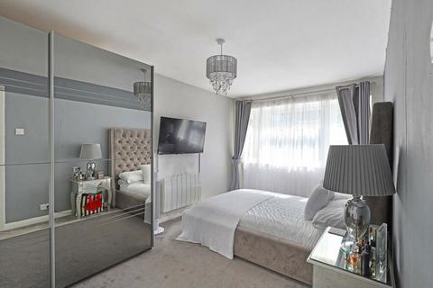 9b, Petersen Court Lower Road, Loughton, IG10 2RS