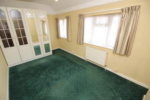 2 bedroom terraced house for sale, St. Philips Avenue, Worcester Park KT4