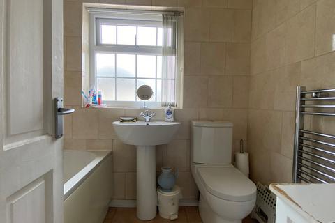 50 Avenue Road, Bradford, BD5 8DB