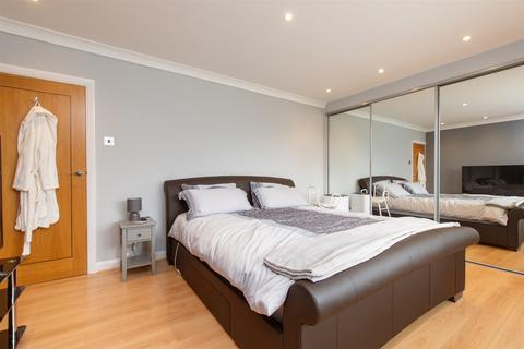 6 Greenlands, Sole Street, Gravesend, DA12 3AT
