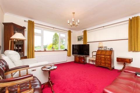 6 Greenlands, Sole Street, Gravesend, DA12 3AT