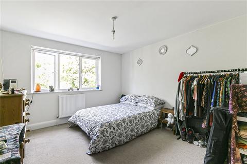 2 bedroom flat for sale, Gunnells, Stevenage, Hertfordshire