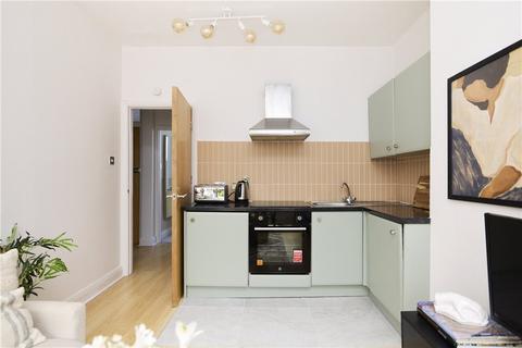 2 bedroom apartment for sale, Cliff Road, London